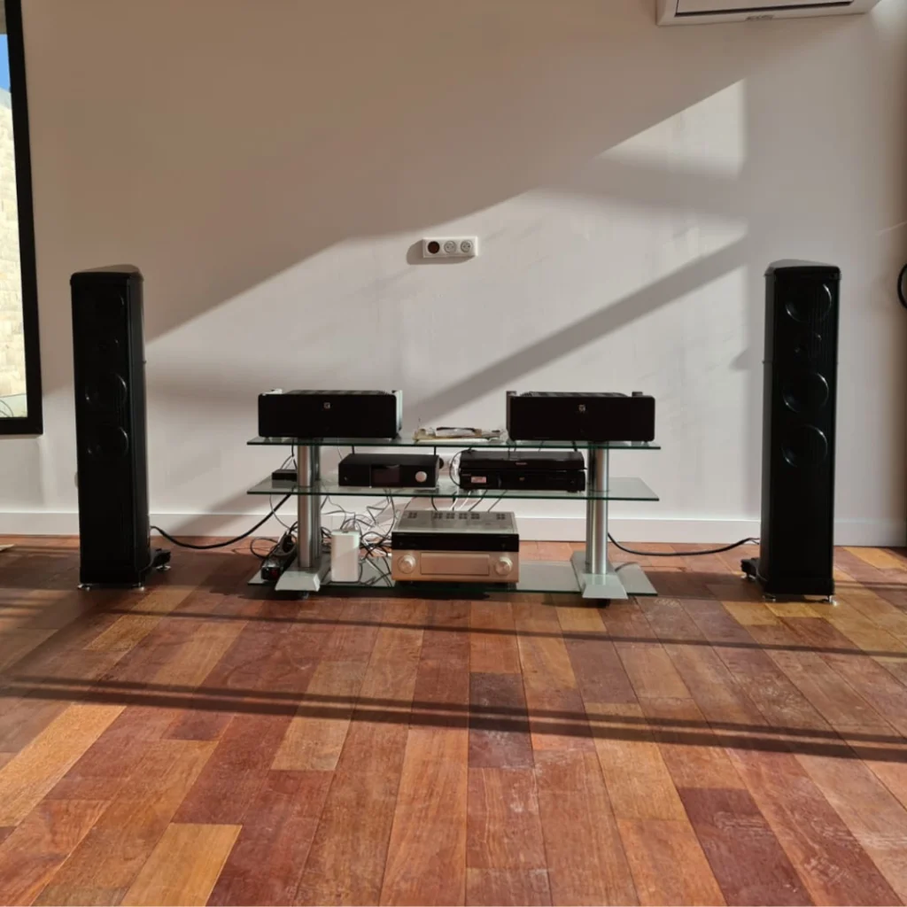 Wilson Benesch - ACT One - Installation sur le Côte d'Azur - Design Audio - Spécialiste hifi et home cinéma