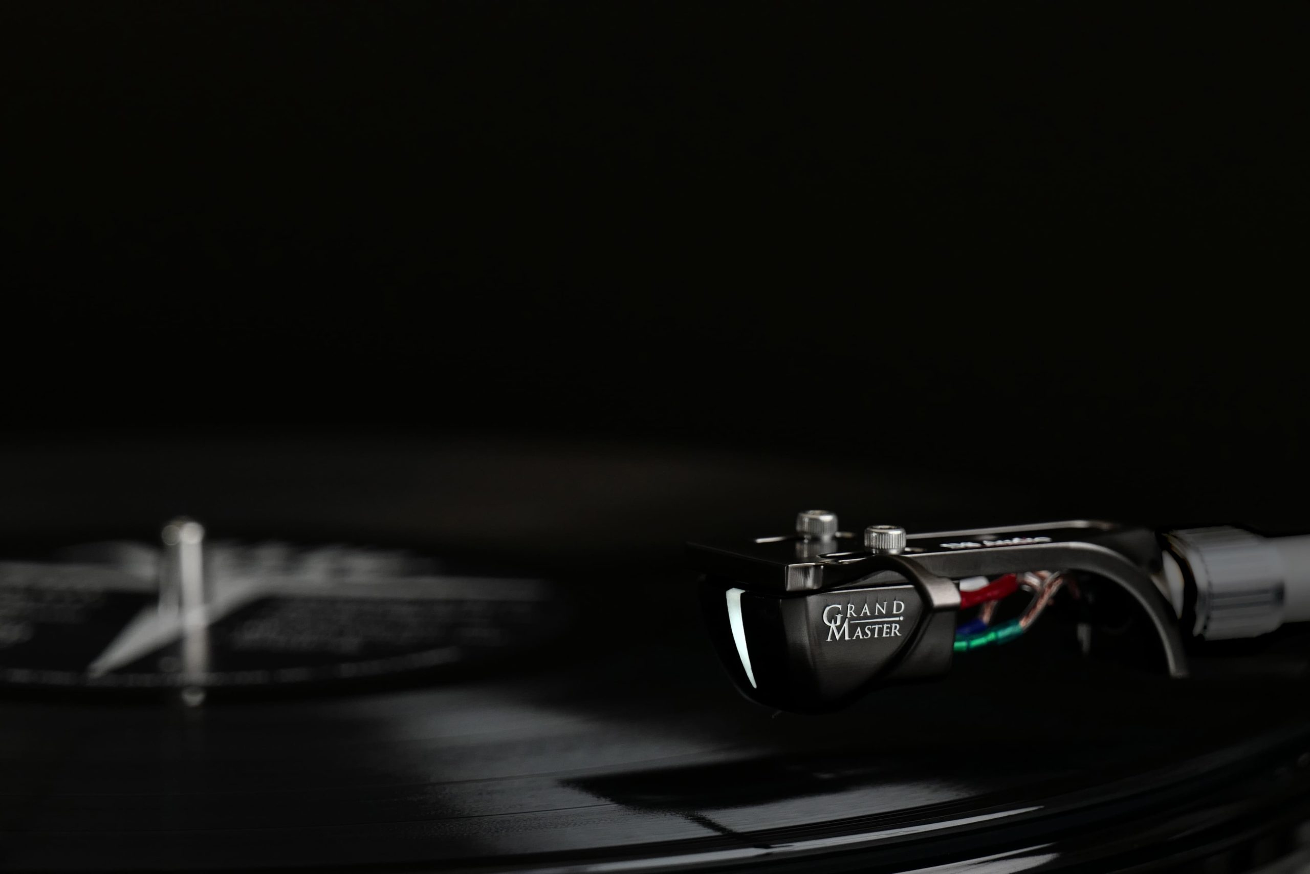 DS Audio Grand Master — flagship phono optique cantilever diamant