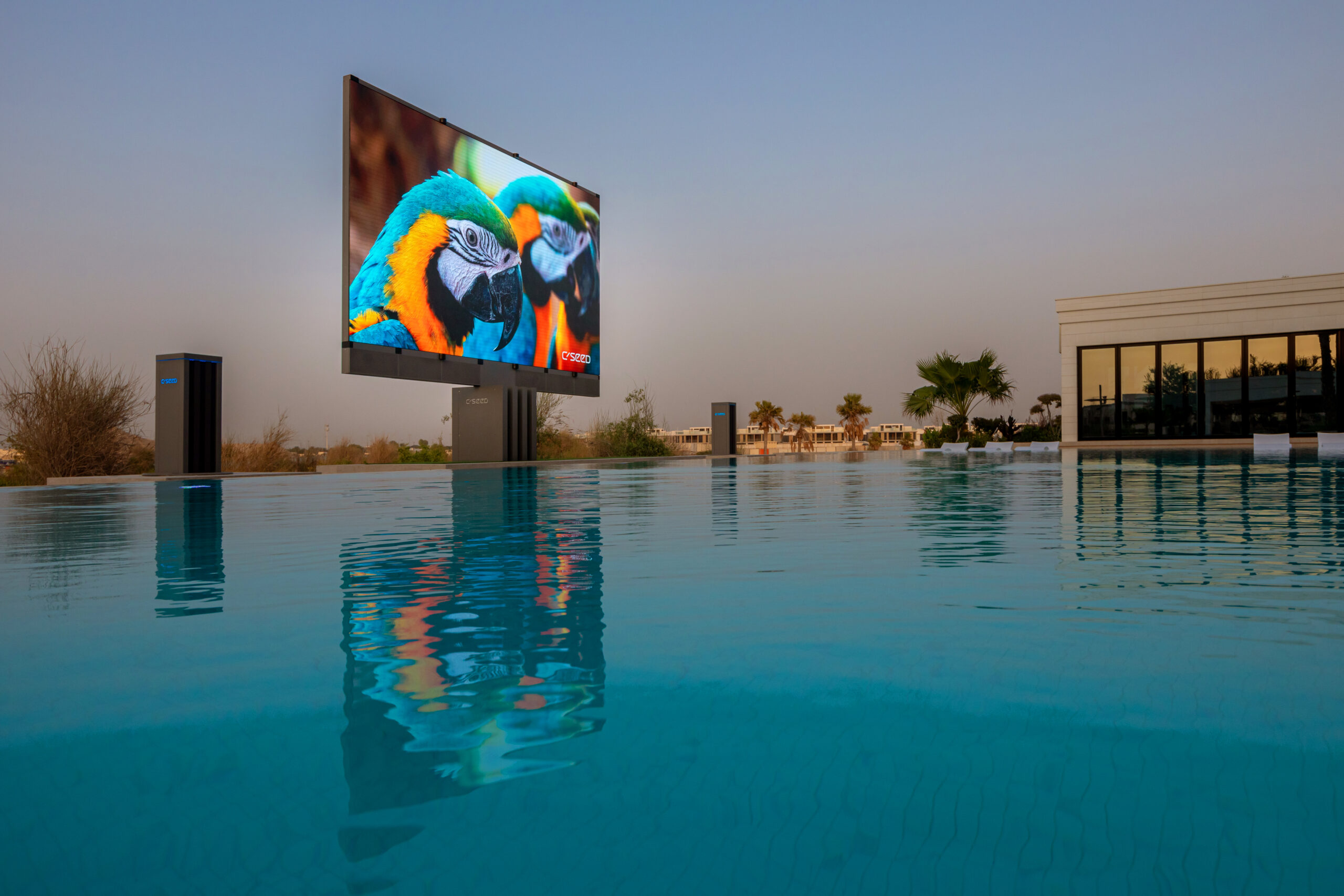 C SEED HLR — téléviseur d'extérieur MicroLED, Dubai