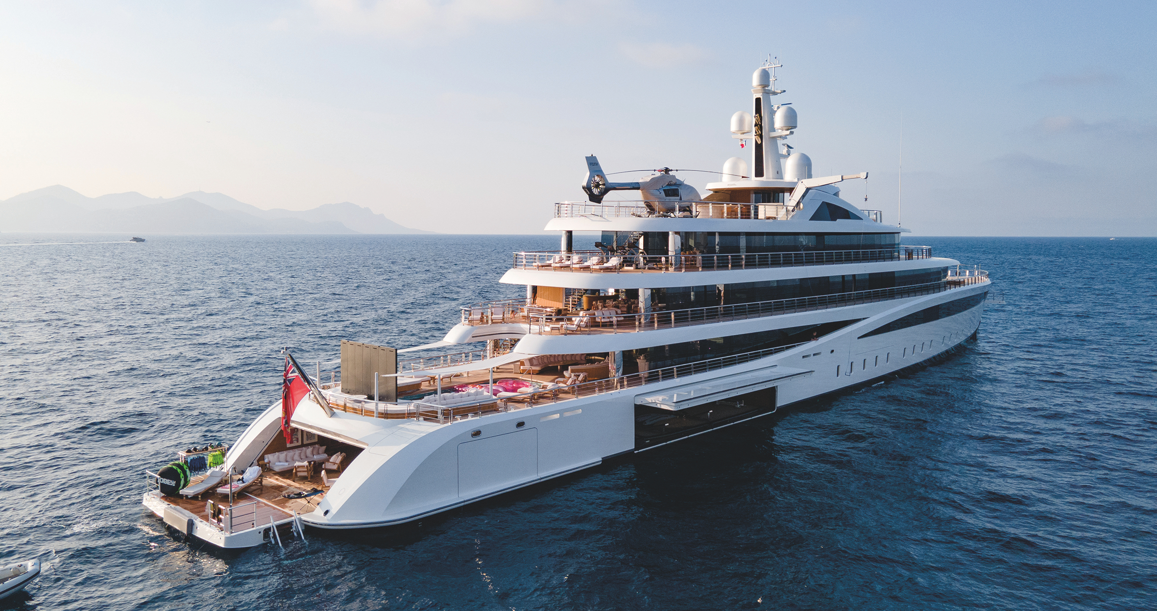 C SEED Supermarine — téléviseur escamotable et étanche pour super-yachts