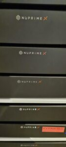Rack d'amplificateurs NuPrime X pour sonorisation multi-zones — Design Audio