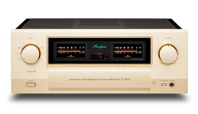 Accuphase E-700 — face avant