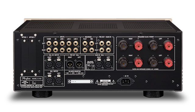Accuphase E-700 — face arrière