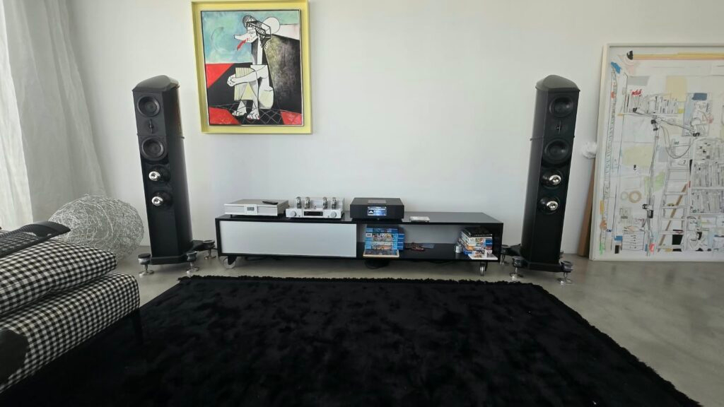 Système Wilson Benesch Resolution 3Zero en place dans le séjour